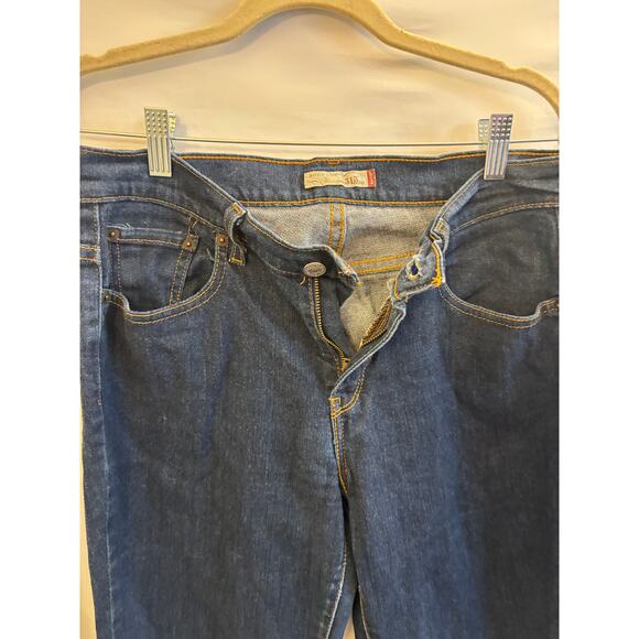 Pre-Loved Levi’s 515 Women’s Boot Cut Jeans, Size 8 Long Dark Wash Stretch Denim - Picture 2 of 6